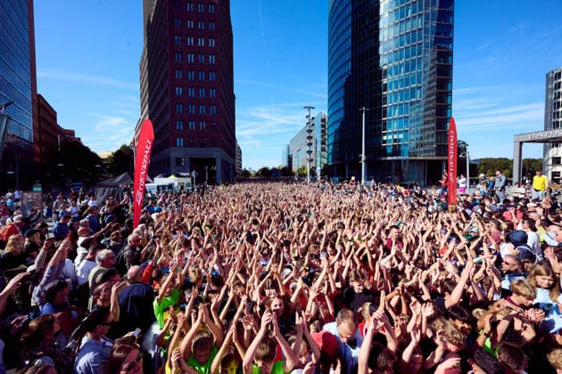Generali Mini Marathon der Schulen, Start am Potsdamer Platz, Stimmungsbild, GER, BMW Berlin Marathon 2026, Mini Marathon der Berliner Schulen, 26.09.2026 GER, BMW Berlin Marathon 2026, Mini Marathon der Berliner Schulen, 26.09.2026 Berlin Copyright: xEibner-Pressefotox xClaudiusxRauchx EP_CRH