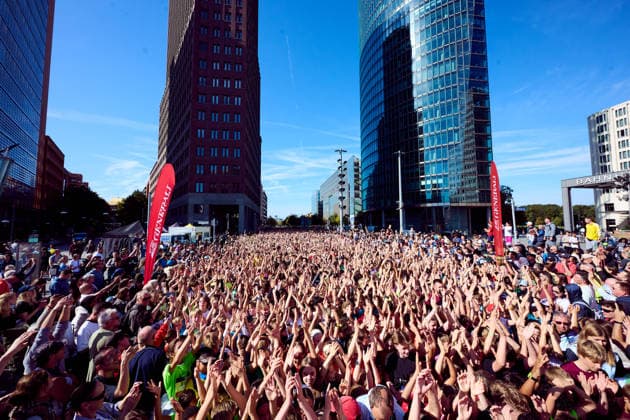 Generali Mini Marathon der Schulen, Start am Potsdamer Platz, Stimmungsbild, GER, BMW Berlin Marathon 2026, Mini Marathon der Berliner Schulen, 26.09.2026 GER, BMW Berlin Marathon 2026, Mini Marathon der Berliner Schulen, 26.09.2026 Berlin Copyright: xEibner-Pressefotox xClaudiusxRauchx EP_CRH
