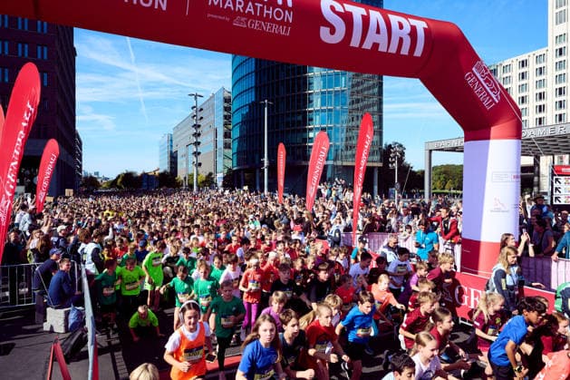 Generali Mini Marathon der Schulen, Start am Potsdamer Platz, Stimmungsbild, GER, BMW Berlin Marathon 2026, Mini Marathon der Berliner Schulen, 26.09.2026 GER, BMW Berlin Marathon 2026, Mini Marathon der Berliner Schulen, 26.09.2026 Berlin Copyright: xEibner-Pressefotox xClaudiusxRauchx EP_CRH