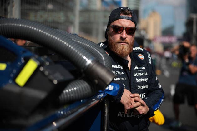 F1 - AZERBAIJAIN GRAND PRIX 2026 Williams F1 Team mechanic, mecanicien, mechanics during the 2026 Formula 1 Azerbaijan Grand Prix, 15th round of the 2026 Formula One World Championship, WM, Weltmeisterschaft from September 24 to 26, 2026 on the Baku City Circuit, in Baku, Azerbaijan - BakuAzerbaijan  Copyright: xEricxAlonsox