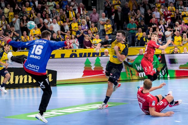 Jannik Kohlbacher (RNL, 80), erzielt das Tor zum 29:27, Treffer, Torerfolg, Highlight, Action, Aktion, Spielszene, 26.09.2026, Mannheim (Deutschland), Handball, Bundesliga, Rhein-Neckar Löwen - MT Melsungen