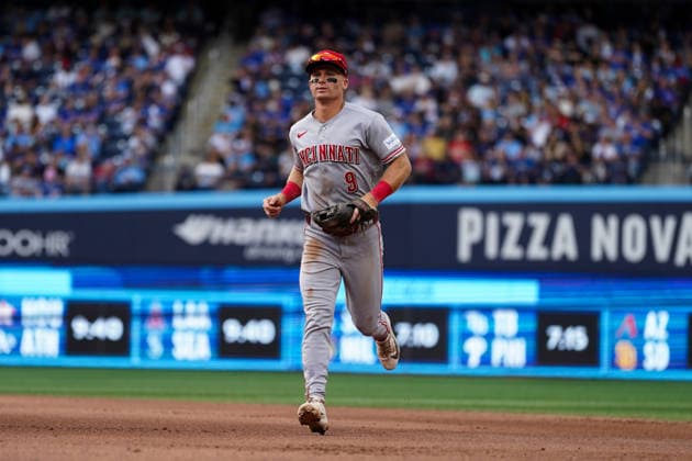 Cincinnati Reds v Toronto Blue Jays - MLB, Baseball Herren, USA Matt McLain 9 of Cincinnati Reds runs on the field during the game against the Toronto Blue Jays at Rogers Centre on September 26, 2026, in Toronto, Ontario, Canada. (Photo by Leonardo Ramirez Eyepix Group) Copyright: xLeonardoxRamirez xEyepixxGroupx LR_26092026_197843