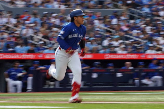 Cincinnati Reds v Toronto Blue Jays - MLB, Baseball Herren, USA Kazuma Okamoto 7 of the Toronto Blue Jays runs to the bases during the game against the Cincinnati Reds at Rogers Centre on September 26, 2026, in Toronto, Ontario, Canada. (Photo by Leonardo Ramirez Eyepix Group) Copyright: xLeonardoxRamirez xEyepixxGroupx LR_26092026_197813