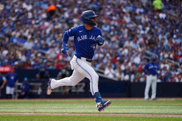 Cincinnati Reds v Toronto Blue Jays - MLB, Baseball Herren, USA Andres Gimenez 0 of the Toronto Blue Jays runs the bases during the game against the Cincinnati Reds at Rogers Centre on September 26, 2026, in Toronto, Ontario, Canada. (Photo by Leonardo Ramirez Eyepix Group) Copyright: xLeonardoxRamirez xEyepixxGroupx LR_26092026_197816
