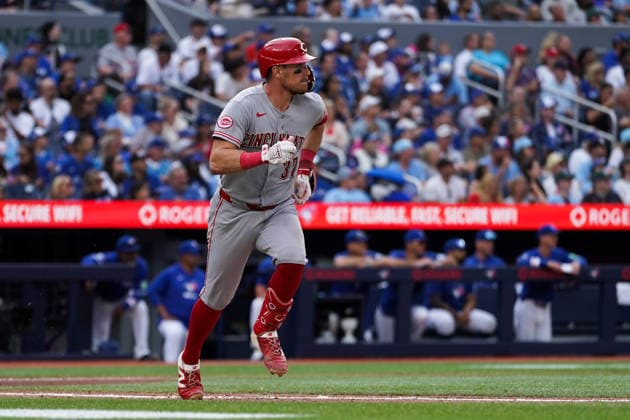Cincinnati Reds v Toronto Blue Jays - MLB, Baseball Herren, USA Tyler Stephenson 37 of Cincinnati Reds runs the bases during the game against the Toronto Blue Jays at Rogers Centre on September 26, 2026, in Toronto, Ontario, Canada. (Photo by Leonardo Ramirez Eyepix Group) Copyright: xLeonardoxRamirez xEyepixxGroupx LR_26092026_197840