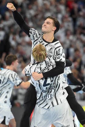 Handball I Herren I Saison 2026-2027 I Bundesliga I 6. Spieltag I THW Kiel - SG Flensburg-Handewitt I 26.09.2026 von links Eric Johansson (21, THW Kiel), Domen Makuc (35, THW Kiel) Copyright: xLobeca JanxKirschnerx