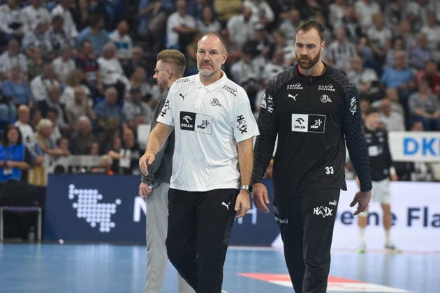 Handball I Herren I Saison 2026-2027 I Bundesliga I 6. Spieltag I THW Kiel - SG Flensburg-Handewitt I 26.09.2026 von links Mattias Andersson (Torwarttrainer, THW Kiel), Andreas Wolff (33, THW Kiel) Copyright: xLobeca JanxKirschnerx