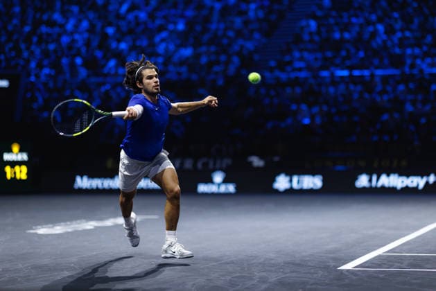 Carlos Alcaraz of Team Europe in action against Taylor Fritz of Team World during the 2026 Laver Cup at The O2 Featuring: Carlos Alcaraz Where: London, United Kingdom When: 26 Sep 2026 Credit: Alex Cropper Cover Images EDITORIAL USE ONLY. NOT FOR USE BY NEWSPAPERS BASED IN THE UK. Copyright: xx coverimg56062789