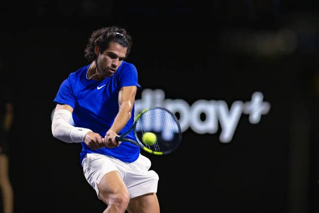 Carlos Alcaraz of Team Europe in action against Taylor Fritz of Team World during the 2026 Laver Cup at The O2 Featuring: Carlos Alcaraz Where: London, United Kingdom When: 26 Sep 2026 Credit: Alex Cropper Cover Images EDITORIAL USE ONLY. NOT FOR USE BY NEWSPAPERS BASED IN THE UK. Copyright: xx coverimg56062805