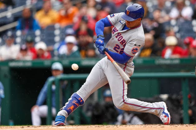 September 26, 2026, Washington D.C, District Of Columbia, United States: Washington, DC; New York Mets left fielder Juan Soto (22) hits a single during a Major League Baseball game against the Washington Nationals at Nationals Park on Saturday, September 26, 2026. The Mets beat the Nationals 7-1. Washington D.C United States - ZUMAp258 20260926_znp_p258_006 Copyright: xStevexPrakopex