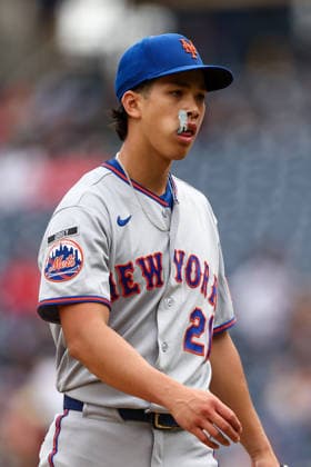 September 26, 2026, Washington D.C, District Of Columbia, United States: Washington, DC; New York Mets pitcher Jonah Tong (21) walks off the mound during a Major League Baseball game against the Washington Nationals at Nationals Park on Saturday, September 26, 2026. The Mets beat the Nationals 7-1. Washington D.C United States - ZUMAp258 20260926_znp_p258_018 Copyright: xStevexPrakopex