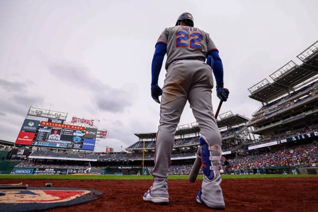 September 26, 2026, Washington D.C, District Of Columbia, United States: Washington, DC; New York Mets left fielder Juan Soto (22) waits on deck during a Major League Baseball game against the Washington Nationals at Nationals Park on Saturday, September 26, 2026. The Mets beat the Nationals 7-1. MLB, Baseball Herren, USA New York Mets 7:1 Washington Nationals  - ZUMAp258 20260926_znp_p258_052 Copyright: xStevexPrakopex