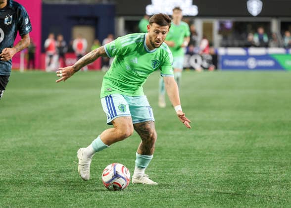 SEATTLE, WA - SEPTEMBER 26: dSeattle Sounders FC midfielder Paul Arriola (17) in action in the second half uring the MLS, Fussball Herren, USA match between Minnesota United FC and Seattle Sounders FC on September 26, 2026 at Lumen Field in Seattle, Washington. (Photo by Leslie Plaza Johnson Icon Sportswire) SOCCER: SEP 26 MLS Seattle Sounders FC vs Minnesota United FC EDITORIAL USE ONLY Icon260926018