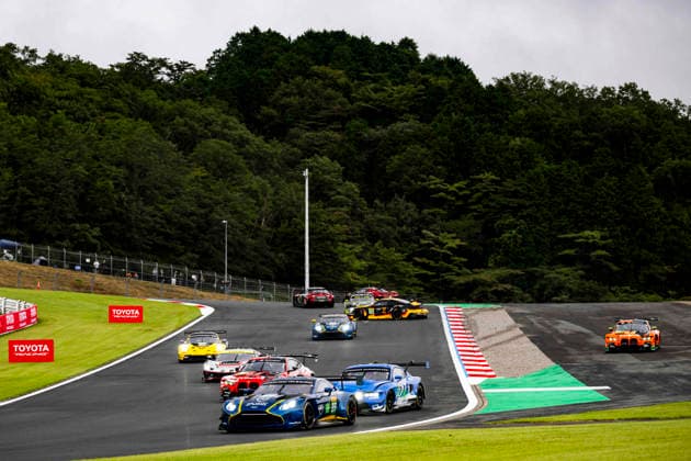 FIA WEC - 6 HOURS OF FUJI 2026 start of the race, depart, 27 DRUDI Mattia (ita), JAMES Ian (usa), ROBICHON Zacharie (can), Heart of Racing Team, Aston Martin Vantage AMR GT3 Evo 27, LM GT3, action during the 6 Hours of Fuji 2026, 6th round of the 2026 FIA World Endurance Championship, from September 25 to 27, 2026 on the Fuji Speedway in Oyama, Shizuoka, Japan - OyamaJapan Copyright: xFabrizioxBoldonix