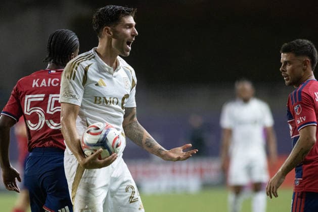 September 26, 2026, Frisco, Texas, USA: Los Angeles FC defender RYAN HOLLINGSHEAD (24) reacts during a soccer game between Los Angeles FC and FC Dallas at Toyota Stadium in Frisco, TX. Frisco USA - ZUMAh193 20260926_zsp_h193_006 Copyright: xDanielxMcGregor-Huyerx