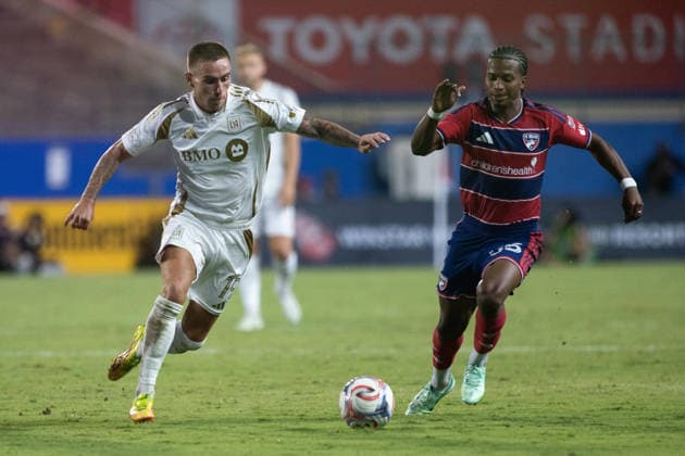September 26, 2026, Frisco, Texas, USA: Los Angeles FC forward TYLER BOYD (19) and FC Dallas midfielder KAICK (55) chases the ball during a soccer game between Los Angeles FC and FC Dallas at Toyota Stadium in Frisco, TX. Frisco USA - ZUMAh193 20260926_zsp_h193_005 Copyright: xDanielxMcGregor-Huyerx