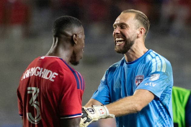 September 26, 2026, Frisco, Texas, USA: FC Dallas defender OSAZE URHOGHIDE (3) and =fc40= react after a soccer game between Los Angeles FC and FC Dallas at Toyota Stadium in Frisco, TX. Soccer 2026: FC Dallas 1:0 Los Angeles FC  - ZUMAh193 20260926_zsp_h193_032 Copyright: xDanielxMcGregor-Huyerx