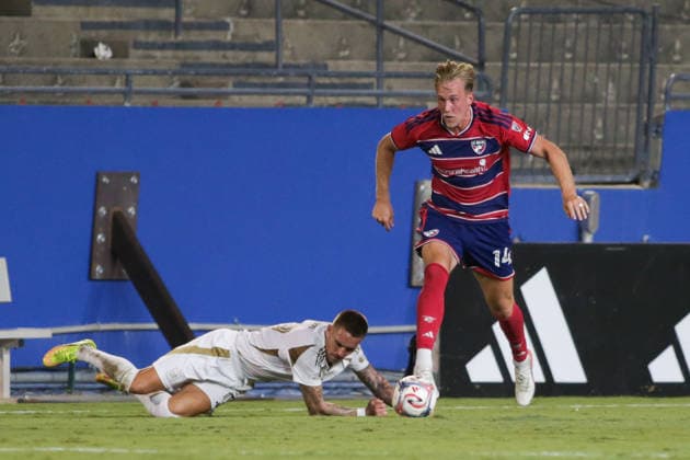September 26, 2026, Frisco, Texas, USA: FC Dallas midfielder HERMAN JOHANSSON (14) moves the ball during a soccer game between Los Angeles FC and FC Dallas at Toyota Stadium in Frisco, TX. Soccer 2026: FC Dallas 1:0 Los Angeles FC  - ZUMAh193 20260926_zsp_h193_039 Copyright: xDanielxMcGregor-Huyerx
