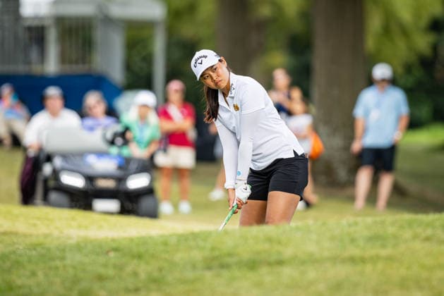 September 26, 2026, Rogers, Arkansas, USA: SUVICHAYA VINIJCHAITHAM lines up to hit her third shot from the rough on the 18th hole during the second round of the Walmart NW Arkansas Championship at Pinnacle Country Club. LPGA, Golf Damen 2026: Walmart NW Arkansas Championship Round 2  - ZUMAw173 20260926_zsp_w173_091 Copyright: xLukexWelshx