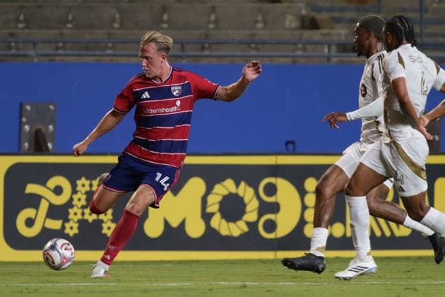 September 26, 2026, Frisco, Texas, USA: FC Dallas midfielder HERMAN JOHANSSON (14) kicks the ball during a soccer game between Los Angeles FC and FC Dallas at Toyota Stadium in Frisco, TX. Soccer 2026: FC Dallas 1:0 Los Angeles FC  - ZUMAh193 20260926_zsp_h193_043 Copyright: xDanielxMcGregor-Huyerx