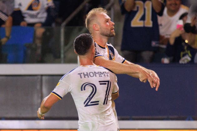 September 26, 2026, Carson, California, USA: Joao Klauss 99 of the LA Galaxy celebrates with fans after scoring a second goal during a regular-season MLS, Fussball Herren, USA match against the Colorado Rapids on Saturday September 26, 2026 at Dignity Health Sports Park Stadium in Carson, California. JAVIER ROJAS PI Carson USA - ZUMAp124 20260926_zaa_p124_012 Copyright: xJavierxRojasx