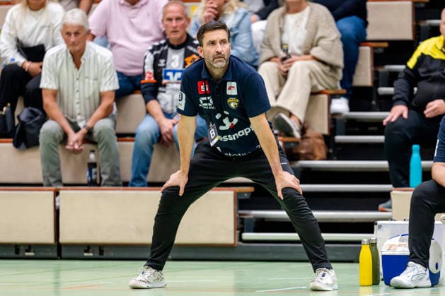 Krefeld, 26.09.2026, Handball, Herren, 3. Liga, Süd-West, 6. Spieltag, 2026 2027: HSG Krefeld Niederrhein Bergische Panther Mark Schmetz (Trainer, HSG Krefeld Niederrhein) während des Spiels