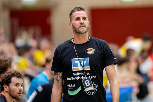 Krefeld, 26.09.2026, Handball, Herren, 3. Liga, Süd-West, 6. Spieltag, 2026 2027: HSG Krefeld Niederrhein Bergische Panther Alexander Oelze (Trainer Bergische Panther) während des Spiels