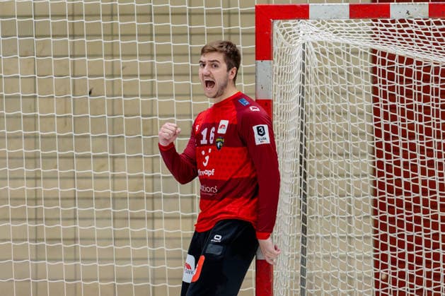 Krefeld, 26.09.2026, Handball, Herren, 3. Liga, Süd-West, 6. Spieltag, 2026 2027: HSG Krefeld Niederrhein Bergische Panther Wojciech Borucki (HSG Krefeld Niederrhein, 16) jubelt nach einer Parade