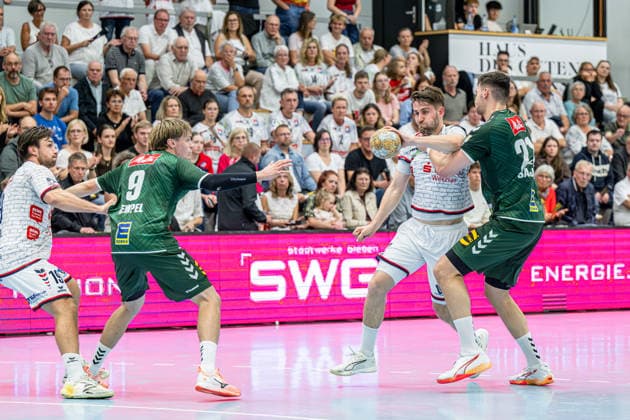 2. Handball Bundesliga; TV Hüttenberg - GWD Minden, 26.09.26 David Kuntscher (TV Hüttenberg, 97), Mika Sajenev (GWD Minden, 21), Morten Hempel Jensen (GWD Minden, 9), Vit Reichl (TV Hüttenberg, 19) 2. Handball Bundesliga; TV Hüttenberg - GWD Minden: Hüttenberg, 26.09.26 Copyright: xBEAUTIFULxSPORTS Roeczeyx