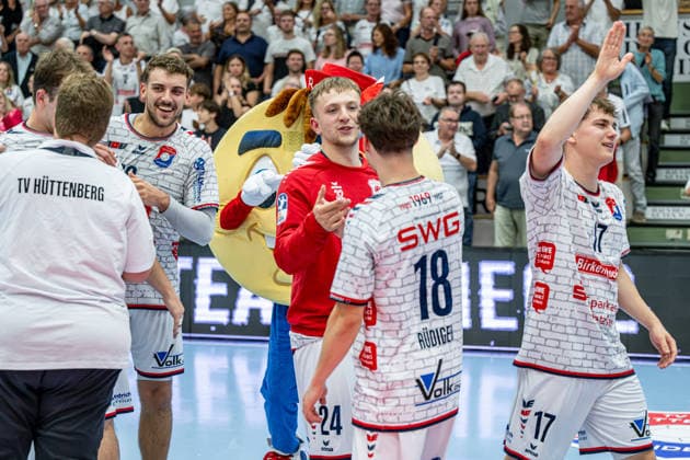 2. Handball Bundesliga; TV Hüttenberg - GWD Minden, 26.09.26 Tizian Weimer (TV Hüttenberg, 24), Tim Rüdiger (TV Hüttenberg, 18), Phil Spandau (TV Hüttenberg, 17), Leif Haack (TV Hüttenberg, 20) 2. Handball Bundesliga; TV Hüttenberg - GWD Minden: Hüttenberg, 26.09.26 Copyright: xBEAUTIFULxSPORTS Roeczeyx