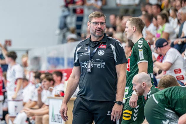 2. Handball Bundesliga; TV Hüttenberg - GWD Minden, 26.09.26 Aaron Ziercke (GWD Minden) 2. Handball Bundesliga; TV Hüttenberg - GWD Minden: Hüttenberg, 26.09.26 Copyright: xBEAUTIFULxSPORTS Roeczeyx