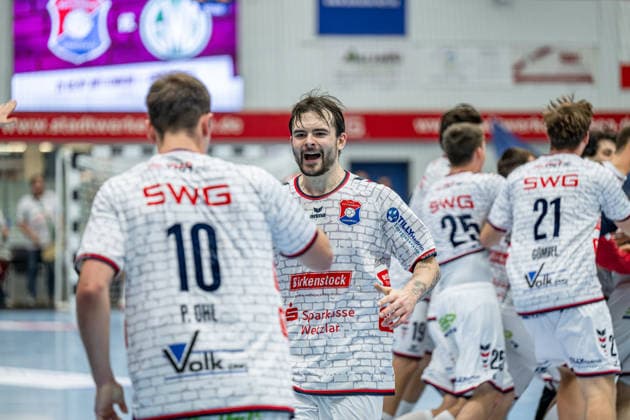 2. Handball Bundesliga; TV Hüttenberg - GWD Minden, 26.09.26 Hendrik Schreiber (TV Hüttenberg, 51), Paul Ohl (TV Hüttenberg, 10) 2. Handball Bundesliga; TV Hüttenberg - GWD Minden: Hüttenberg, 26.09.26 Copyright: xBEAUTIFULxSPORTS Roeczeyx