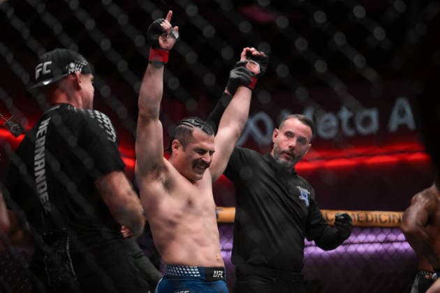 September 27, 2026, Las Vegas, Nevada, USA: LUIS HERNANDEZ defeated SEDRIQUES DUMAS by submission (guillotine choke) at 0:50 of Round 1 during UFC Fight Night at the UFC APEX in Las Vegas. Las Vegas USA - ZUMAo117 20260927_zsp_o117_071 Copyright: xMikaelxOnax