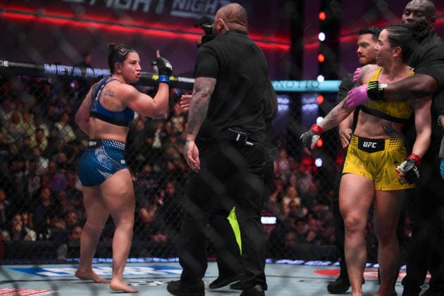 September 27, 2026, Las Vegas, Nevada, USA: AILIN PEREZ defeated NORMA DUMONT by unanimous decision (29-28, 29-28, 29-28).during UFC Fight Night at the UFC APEX in Las Vegas. Las Vegas USA - ZUMAo117 20260927_zsp_o117_081 Copyright: xMikaelxOnax