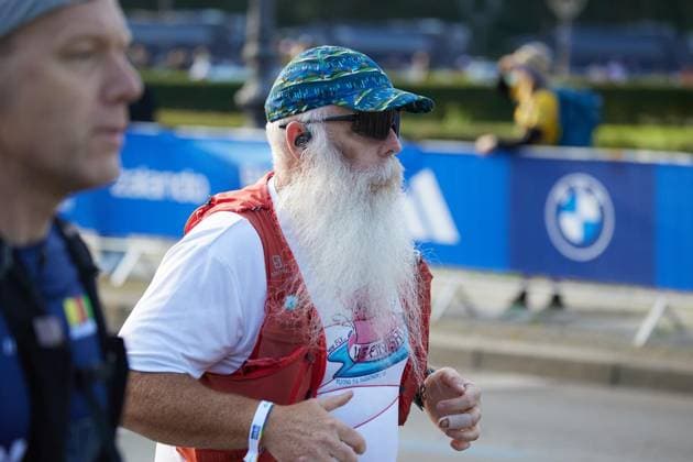 52. Berlin-Marathon 2026 ** NUR FÜR REDAKTIONELLE ZWECKE ** EDITORIAL USE ONLY **<p>Ein Teilnehmer mit langem Bart beim Berlin Marathon. Deutschland Berlin Berlin Copyright: JörgxCarstensen