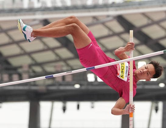 (260927) -- NAGOYA, Sept. 27, 2026 -- Chen Xinghua of China competes during the men s decathlon pole vault of athletics at the 20th Asian Games Aichi-Nagoya 2026 in Nagoya, Japan, Sept. 27, 2026. ) (SP)JAPAN-NAGOYA-ASIAN GAMES-ATHLETICS-MEN S DECATHLON-POLE VAULT LuoxYuan