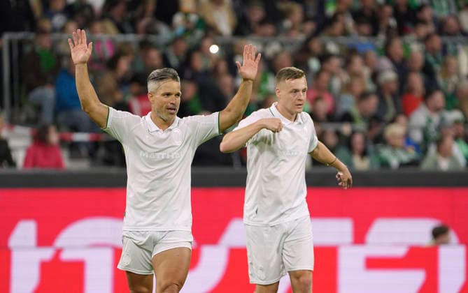 Foto : Torjubel bei DIEGO (links , Bremen) und Felix KROOS Fussball Bundesliga Sonderspiel , am Sa. 26.09.2026 Jubiläumsspiel 100 Jahre Weserstadion Werder Bremen Legenden - Real Madrid Leyendas