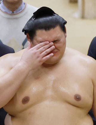 Autum Grand Sumo Tournament Yokozuna Onosato sheds a tear during an interview after winning the 15-day Autumn Grand Sumo Tournament at Ryogoku Kokugikan hall in Tokyo on Sept. 27, 2026.  A14AA0005628969P