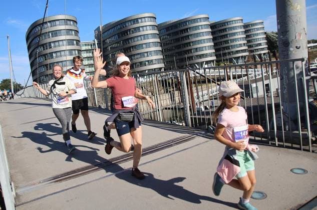 Urban Run Duisburg 2026 führt durch ungewöhnliche Orte ** NUR FÜR REDAKTIONELLE ZWECKE ** EDITORIAL USE ONLY **<p>Der Urban Run Duisburg führte am Sonntag, den 27.September 2026 durch ungewöhnliche Orte in der Duisburger Innenstadt - wie z.B. durch das Rathaus, das Stadtarchiv und das Kultur-und Stadthistorische Museum. Deutschland NRW Duisburg Copyright: KerstinxBögeholz