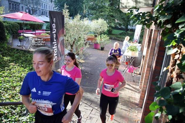Urban Run Duisburg 2026 führt durch ungewöhnliche Orte ** NUR FÜR REDAKTIONELLE ZWECKE ** EDITORIAL USE ONLY **<p>Der Urban Run Duisburg führte am Sonntag, den 27.September 2026 durch ungewöhnliche Orte in der Duisburger Innenstadt - wie z.B. durch das Rathaus, das Stadtarchiv und das Kultur-und Stadthistorische Museum. Deutschland NRW Duisburg Copyright: KerstinxBögeholz