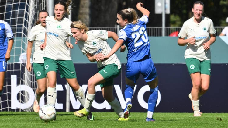 27.09.2026 - Fussball - Saison 2026 2027 - DFB Pokal Vereinspokal Frauen Damen - 01. Runde: SpVgg Greuther Fürth ( Kleeblatt ) - TSG 1899 Hoffenheim - Sportfoto Zink - xwoxzix - regulations prohibit any use of photographs as image sequences and or quasi-video - Amelie Graupner (17, SpVgg Greuther Fürth ) Janna Grimm (26, TSG Hoffenheim )