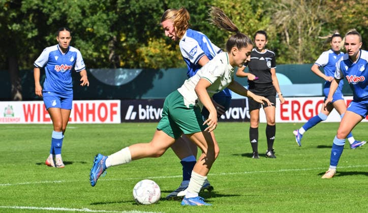 27.09.2026 - Fussball - Saison 2026 2027 - DFB Pokal Vereinspokal Frauen Damen - 01. Runde: SpVgg Greuther Fürth ( Kleeblatt ) - TSG 1899 Hoffenheim - Sportfoto Zink - xwoxzix - regulations prohibit any use of photographs as image sequences and or quasi-video - Aurora Tornaquindici (16, SpVgg Greuther Fürth ) vor Lisa Doorn (14, TSG Hoffenheim )
