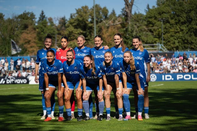 27.09.2026, xjyhynx, Fussball DFB Pokal Frauen 1.Runde, Karlsruher SC - Eintracht Frankfurt, v.l. Teamfoto Karlsruher SC Karlsruhe