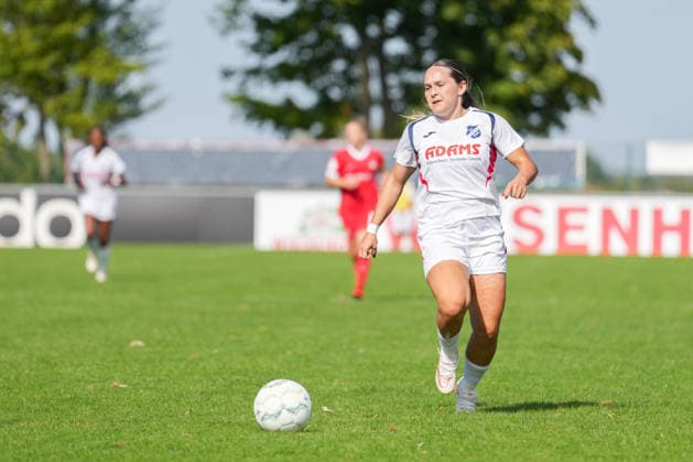 DFB-Pokal der Frauen: SC Sand vs. VfL Wolfsburg, 27.09.2026 Pija Reininger (SC Sand, 9) am Ball DFB-Pokal der Frauen: SC Sand vs. VfL Wolfsburg, Adams Arena, 27.09.2026 DFB DFL REGULATIONS PROHIBIT ANY USE OF PHOTOGRAPHS AS IMAGE SEQUENCES AND OR QUASI-VIDEO. Copyright: xBEAUTIFULxSPORTS Boscox