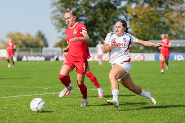 DFB-Pokal der Frauen: SC Sand vs. VfL Wolfsburg, 27.09.2026 Zwiekampf zwischen Sophia Kleinherne (VfL Wolfsburg, 4) und Pija Reininger (SC Sand, 9) DFB-Pokal der Frauen: SC Sand vs. VfL Wolfsburg, Adams Arena, 27.09.2026 DFB DFL REGULATIONS PROHIBIT ANY USE OF PHOTOGRAPHS AS IMAGE SEQUENCES AND OR QUASI-VIDEO. Copyright: xBEAUTIFULxSPORTS Boscox