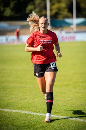 DFB-Pokal: FC Viktoria Berlin vs. Bayer 04 Leverkusen; Berlin, 27.09.2026 DFB-Pokal Frauen: Lobke LOONEN (Bayer 04 Leverkusen 18) während dem Spiel FC Viktoria Berlin vs. Bayer 04 Leverkusen im Stadion Lichterfelde am September 27, 2026 in Berlin, Deutschland. Copyright: xBEAUTIFULxSPORTS Kuehnx