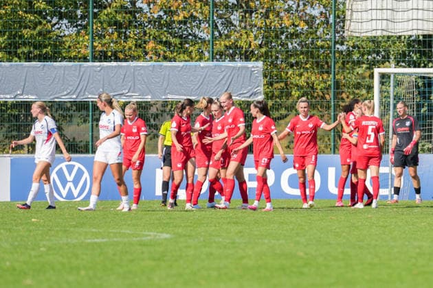 DFB-Pokal der Frauen: SC Sand vs. VfL Wolfsburg, 27.09.2026 Torjubel zum 0:2 durch Svenja Huth (VfL Wolfsburg, 10) DFB-Pokal der Frauen: SC Sand vs. VfL Wolfsburg, Adams Arena, 27.09.2026 DFB DFL REGULATIONS PROHIBIT ANY USE OF PHOTOGRAPHS AS IMAGE SEQUENCES AND OR QUASI-VIDEO. Copyright: xBEAUTIFULxSPORTS Boscox