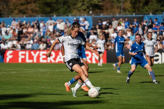 27.09.2026, xjyhynx, Fussball DFB Pokal Frauen 1.Runde, Karlsruher SC - Eintracht Frankfurt, v.l. Danique Tolhoek (22, Eintracht Frankfurt) Karlsruhe