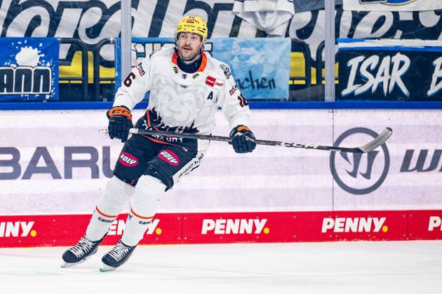 Konrad Abeltshauser (Loewen Frankfurt, 16) GER, EHC Red Bull Muenchen vs. Loewen Frankfurt Eishockey, DEL, Saison 2026 2027, 4. Spieltag, 27.09.2026. Foto: HMB Media Heike Feiner Copyright: HMBxMedia HeikexFeiner