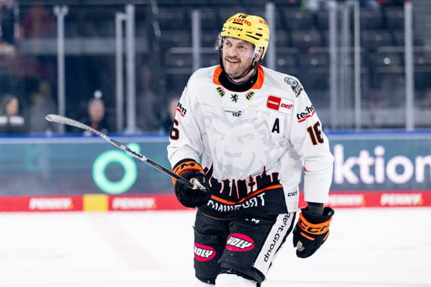 Konrad Abeltshauser (Loewen Frankfurt, 16) GER, EHC Red Bull Muenchen vs. Loewen Frankfurt Eishockey, DEL, Saison 2026 2027, 4. Spieltag, 27.09.2026. Foto: HMB Media Heike Feiner Copyright: HMBxMedia HeikexFeiner